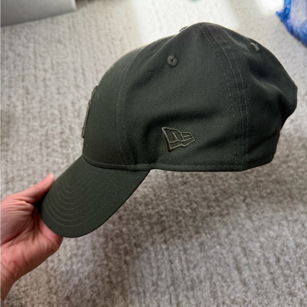 New Era Dark Green NY Yankee Cap - Picture 2 of 4